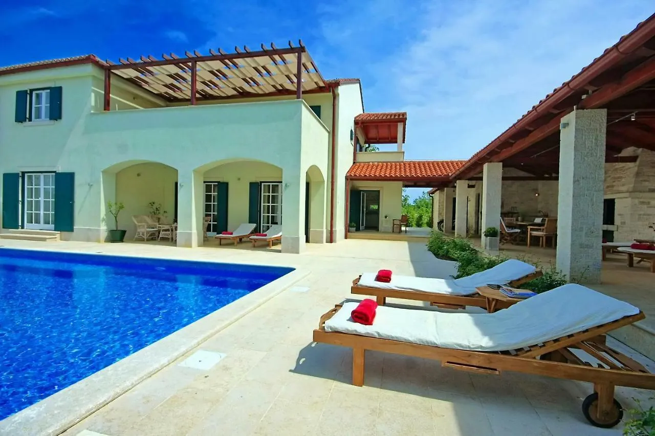 Villa Alma Marcana