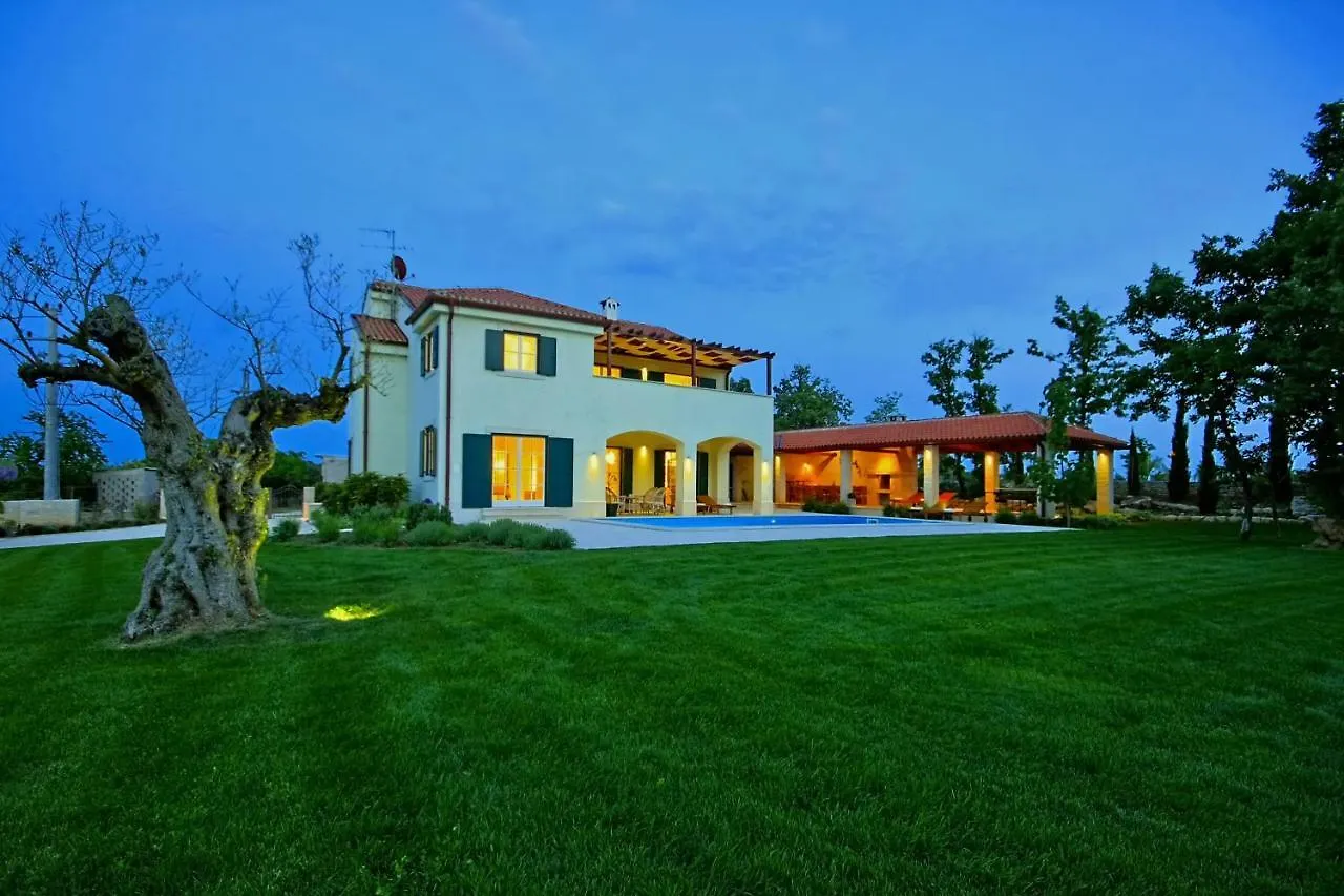 Villa Alma Marcana